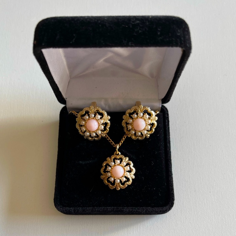 Vintage Necklace and Clip on Earrings Set